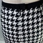Isaac Mizrahi Houndstooth Black and White Pencil Skirt Size 6 Photo 4