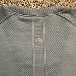 Lululemon  blue Swiftly Tech short sleeve tee size 6 Photo 7