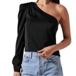 ASTR  The Label One Shoulder Long Sleeve Top - Black Size Photo 1