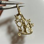 Vintage 14K yellow Gold with diamond “MOM” Charm pendant Photo 2