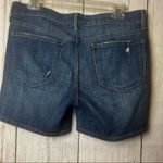 Old Navy  Womens Distressed Boyfriend Denim Shorts Sz 6 Photo 9