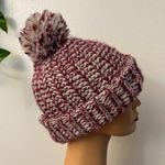 Chunky Knit Pom Photo 4