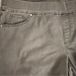 Gloria Vanderbilt Gray Wash Mid-Rise Pull-On Crop/Capri Pants Size 20W Photo 1