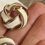 Cream and gold tone swirl post earrings Photo 7