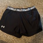 Under Armour Shorts Photo 0