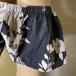 American Eagle NWT  Cropped Off Shoulder Floral Top Blouse Dark Gray Cream Large Photo 4