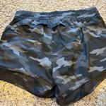 Athleta  Shorts Run Photo 1