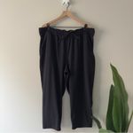 Lululemon Keep Moving Crop 23" in Black Athletic Pants Cropped Solid Stretch EUC Photo 2