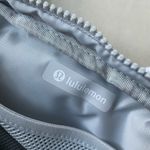 Lululemon Everywhere Belt Bag 1L - Flower Glide Multi/Vapor Photo 8