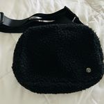 Apana  Fanny Pack Crossbody Bag Waist Belt Sling Sherpa Faux Fur Fuzzy Cozy Black Photo 0