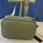 NWT SUGU Brooklyn Triple Zip Camera
Crossbody Bag Green Photo 4