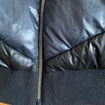 Love & Sports Contrast Colorblock Puffer Vest Size Medium Black Photo 2