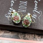 Vintage Women’s Purple Pink Floral Oval Porcelain Faux Peal Clip On Earrings Photo 0