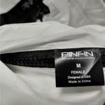 PinFin Womens Hooded Windbreaker Jacket Sz Medium White Outdoor Hiking Rain Coat Photo 7