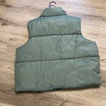 Old Navy  Quilted Puffer Vest NWT size L Photo 2