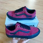 Vans  Skate Old Skool Hairy Suede
Shoe black/burgundy
Burgundy Mens7.0 Womrn8.5 Photo 1