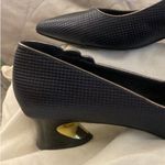 New , Lavishly Paris Buenos Aires Navy Iridescent Pointed Toe Heels Blue Size 7.5 Photo 9