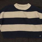 Hollister Sweater Photo 0