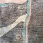 Nine West  Women S Black Emerald Floral Short Sleeve V-Neck Tee Chiccore Artcore Photo 4