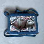Ėāā§ź°į 90's embroidered teddy bear denim bag with adjustable straps and wooden closure ą»ź± ā§āĖ Blue Photo 2