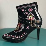 Striking Women’s Embroidered Stilettos Fabric Booties Black Size 8 Photo 11