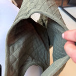 Beyond Yoga Stylish Olive Green Quilted Crop Top Photo 3