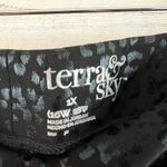 Terra & Sky Coated Leopard Print Pull On Skinny Pants Size 1X Photo 4