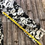 Capri dress pants Size Medium Black Photo 6