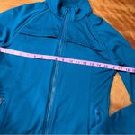 Fabletics Kimmy Jacket Baltic Teal Full Zip size small thimb holes breathable Photo 8