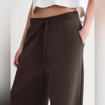 Everlane Luxe Fleece Wide-Leg Sweatpant in Dark Chocolate, Size Large Photo 2