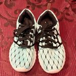 Stylish mujer Blue and Black Sneakers Size 7 Photo 0