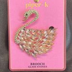 Piper  K | Swan Brooch Photo 0