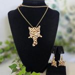 Vintage Brown with White Zebra Print Necklace And Earrings Set Photo 0