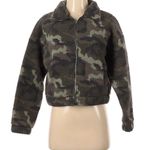 American Eagle ✨ Women’s Camo Fleece Sherpa Teddy Cropped Jacket✨ Photo 1