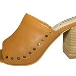 Diba True NWOT Women’s Twin Crest Leather Heeled Mules Tan Size 8 Photo 2
