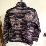 Woman’s Grey Camo Puffer Jacket Size Small Gray Photo 1