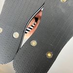 Vera Bradley Flip Flops Black White Honeycomb Striped Sandals Beach Shoes Photo 4