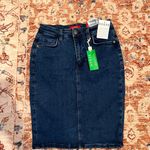 Guess NWT  high rise pencil skirt Photo 3