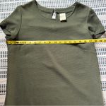 Japna EUC  Green Short Sleeve Work Top, Size Small Photo 4