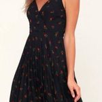 Lulus NWOT  Black Floral Print Pleated Midi Dress Photo 0