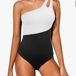 One Piece Two Tone One Shoulder  Swimwear Photo 0