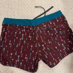Patagonia Women’s size 12 Maroon and Teal Patterned Shorts Photo 3