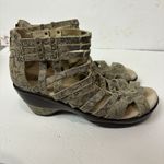 Jambu  Women’s Sugar Floral Wedge Sandal Size 10 Beige Tan Comfort Non Slip Photo 4