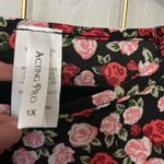 Acting Pro  Black Rosebud Ruffle Blouse | NWOT | Size 1X | Feminine & Flow Photo 2