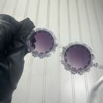 Retro Round Daisy Sunglasses with Lavender Lenses – White Floral Frame Photo 2