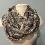 D&Y Grey & White Floral Lace Print Lightweight Infinity Scarf Photo 1