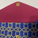 Top It Off Cable Knots
Crossbody Wristlet
Clutch Combination Bag
Royal Blue Gold Photo 6