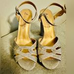 Badgley Mischka silver glitter shoes size 9 prom wedding Photo 1