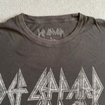 Def Leppard Rock Band Retro Tee Women’s Size Large Graphic Print Black Photo 2