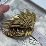 Vintage large ornate plume brooch . Antique brass finish . Gold Photo 5